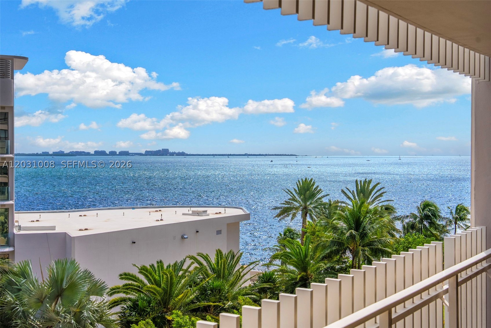 3 Grove Isle Dr C605 — photo
