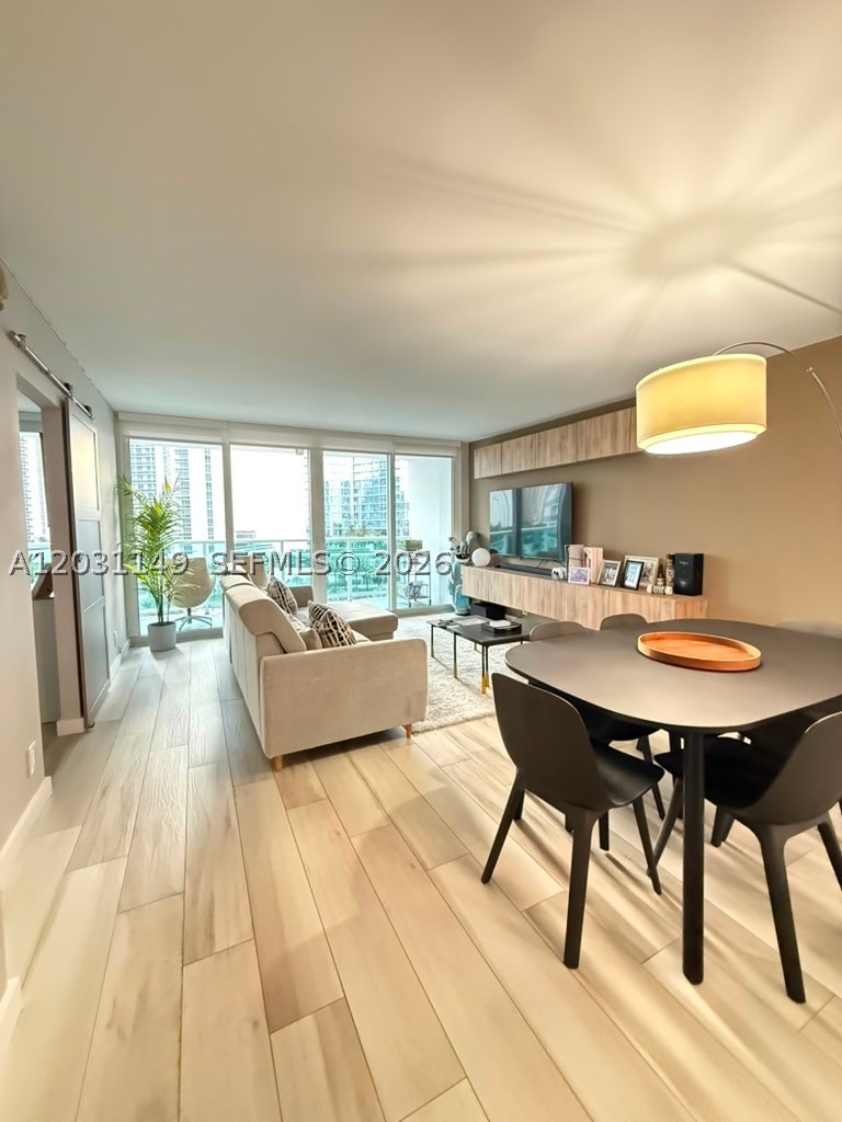 100 Bayview Dr 912 — photo