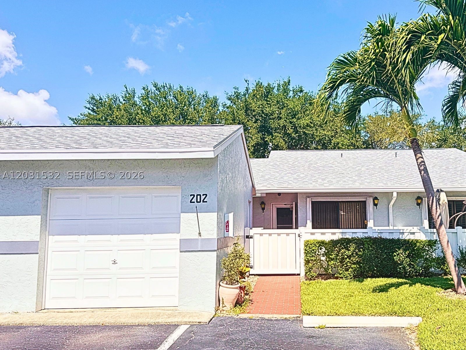 2640 W Gately Dr W 202 — photo