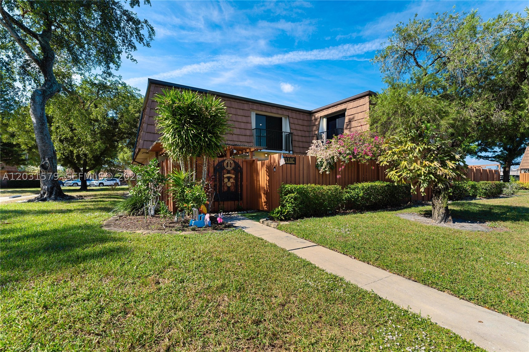 9118C 20th Ct — photo