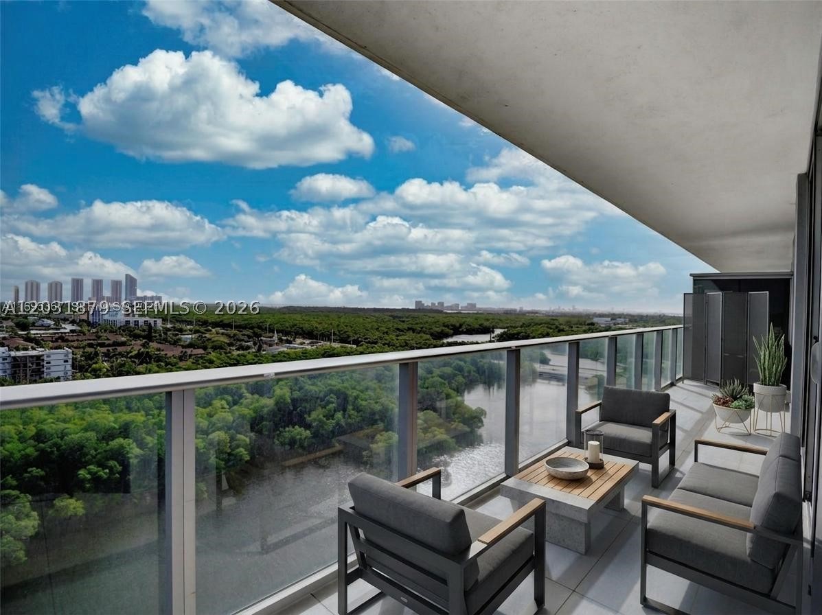 16385 Biscayne Blvd 1615 — photo