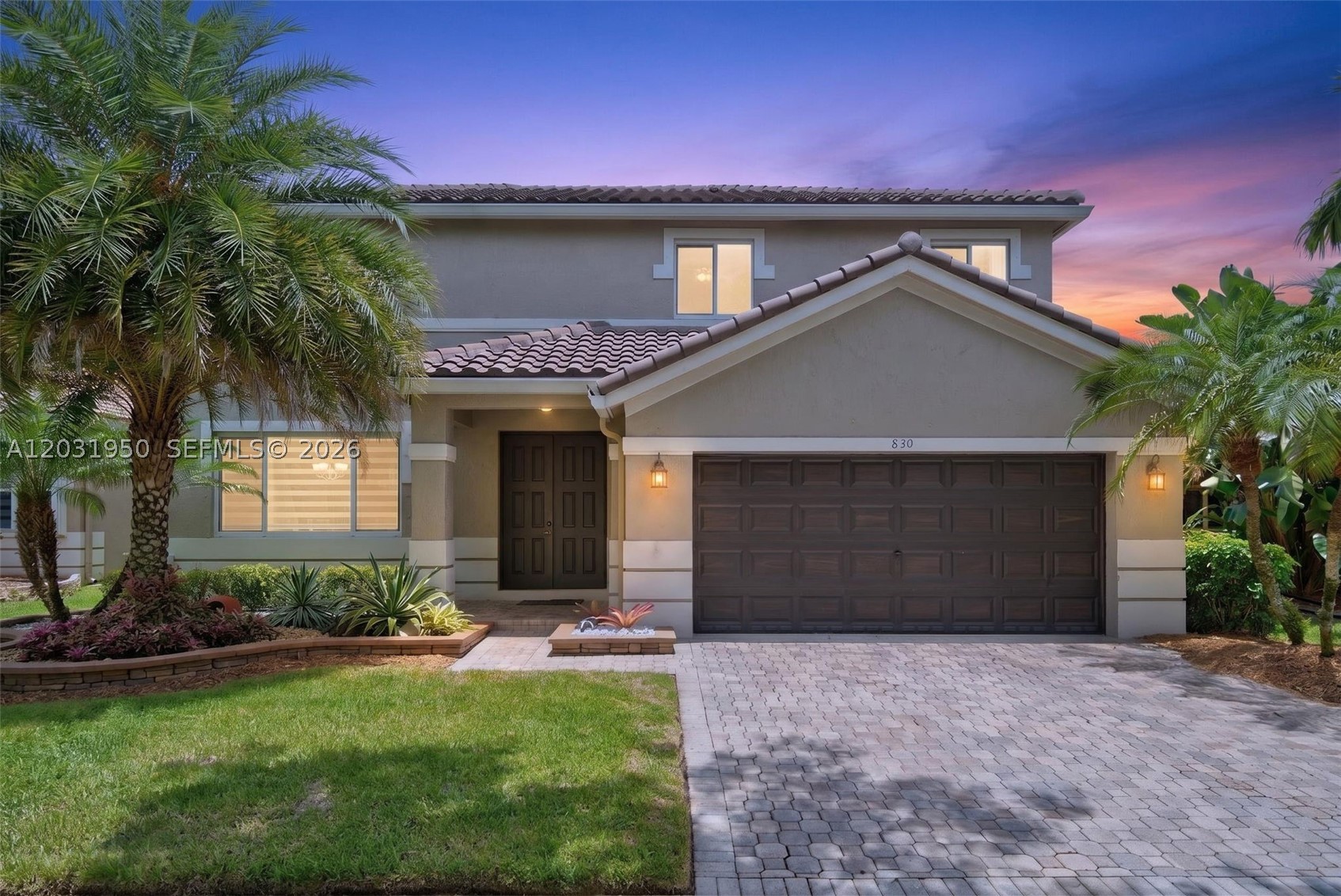 830 Hawthorn Ter — photo