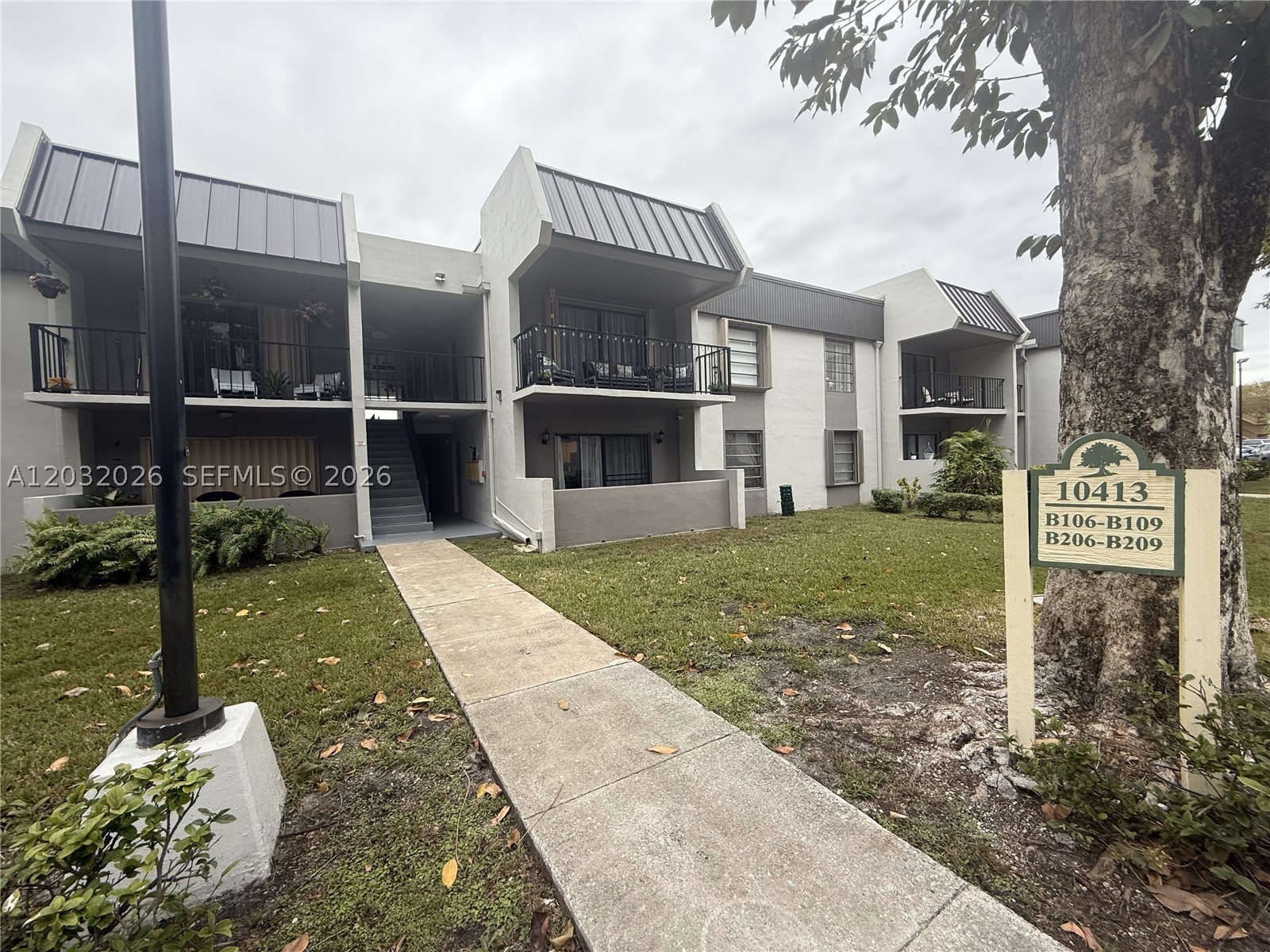 10413 N Kendall Dr B208 — photo
