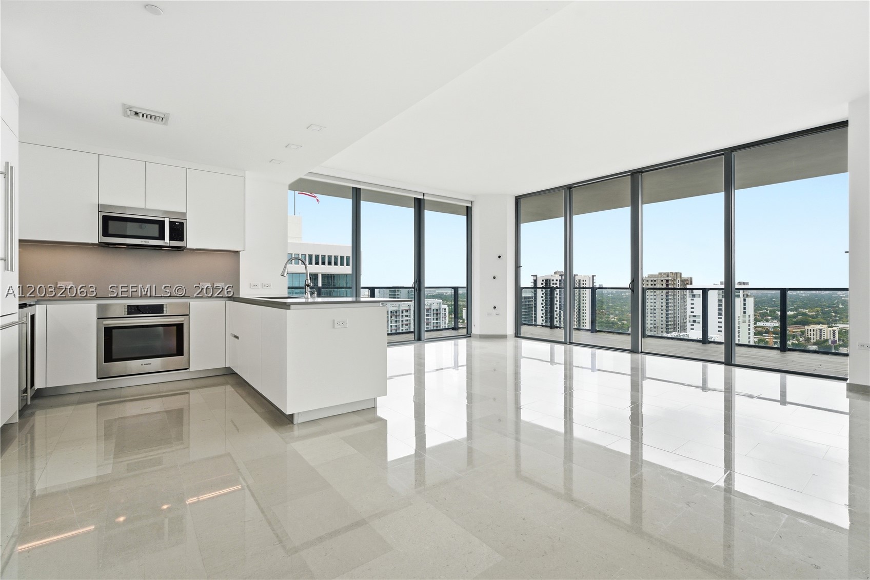88 SW 7th St 2302 — photo