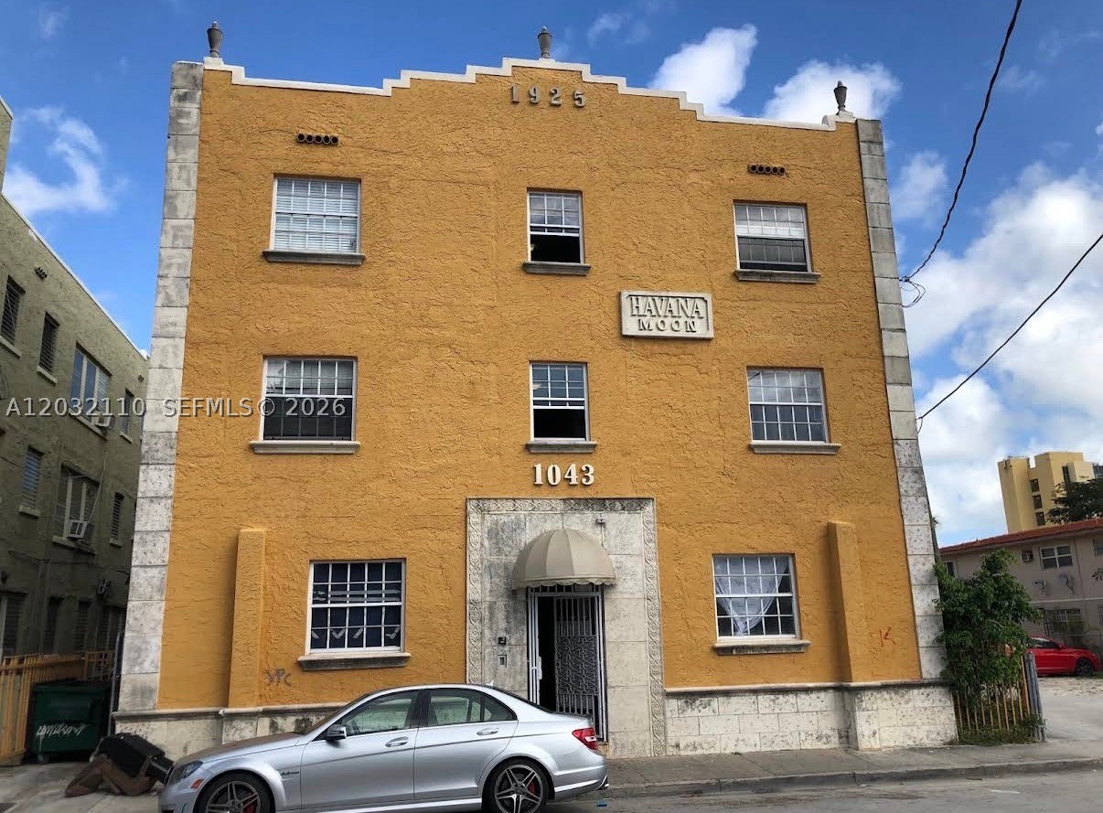 1043 NW 2nd St 2 — photo