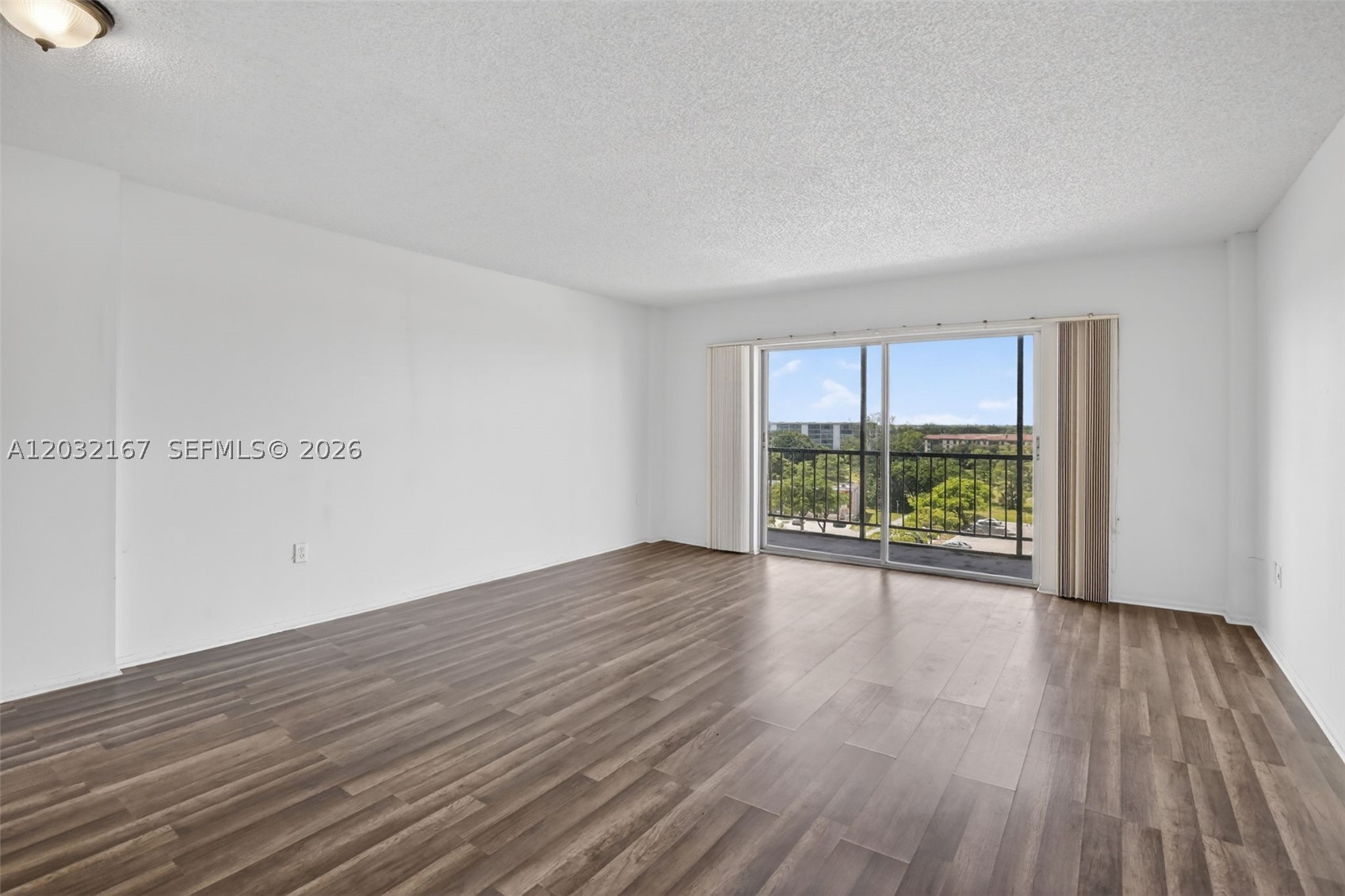 4174 Inverrary Dr 805 — photo