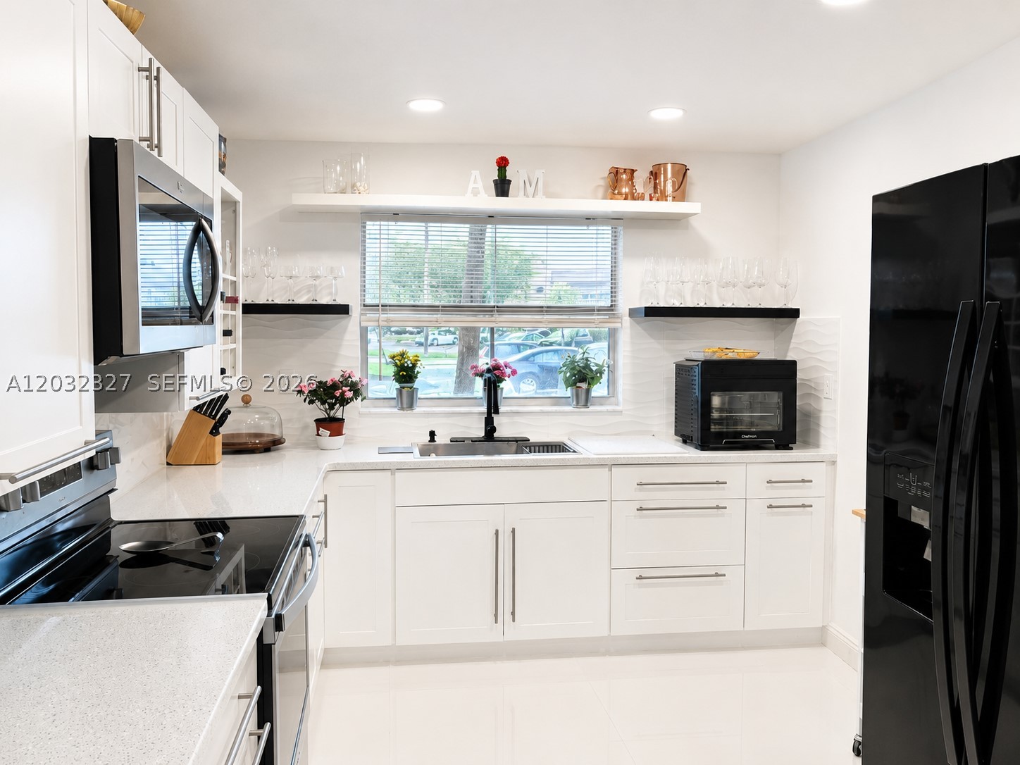 9241 Sunrise Lakes Blvd 109 — photo