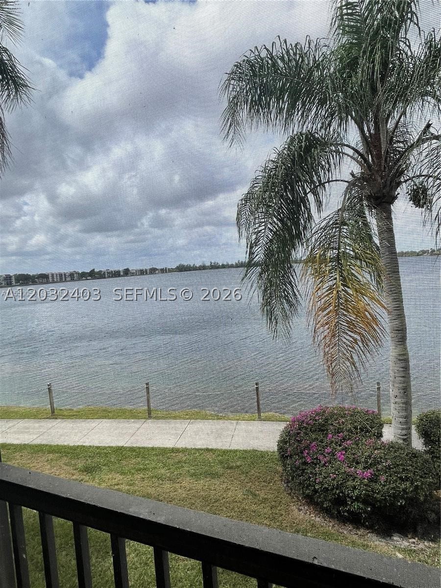 110 Lake Emerald 203 — photo