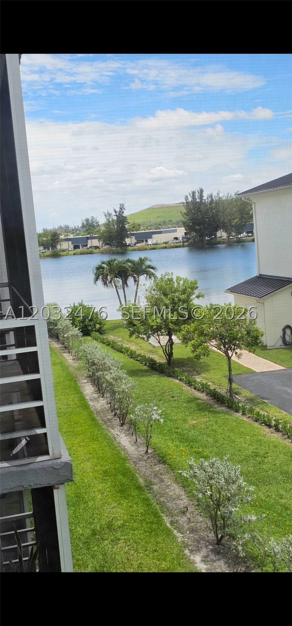 4311 Crystal Lake Dr 321 — photo