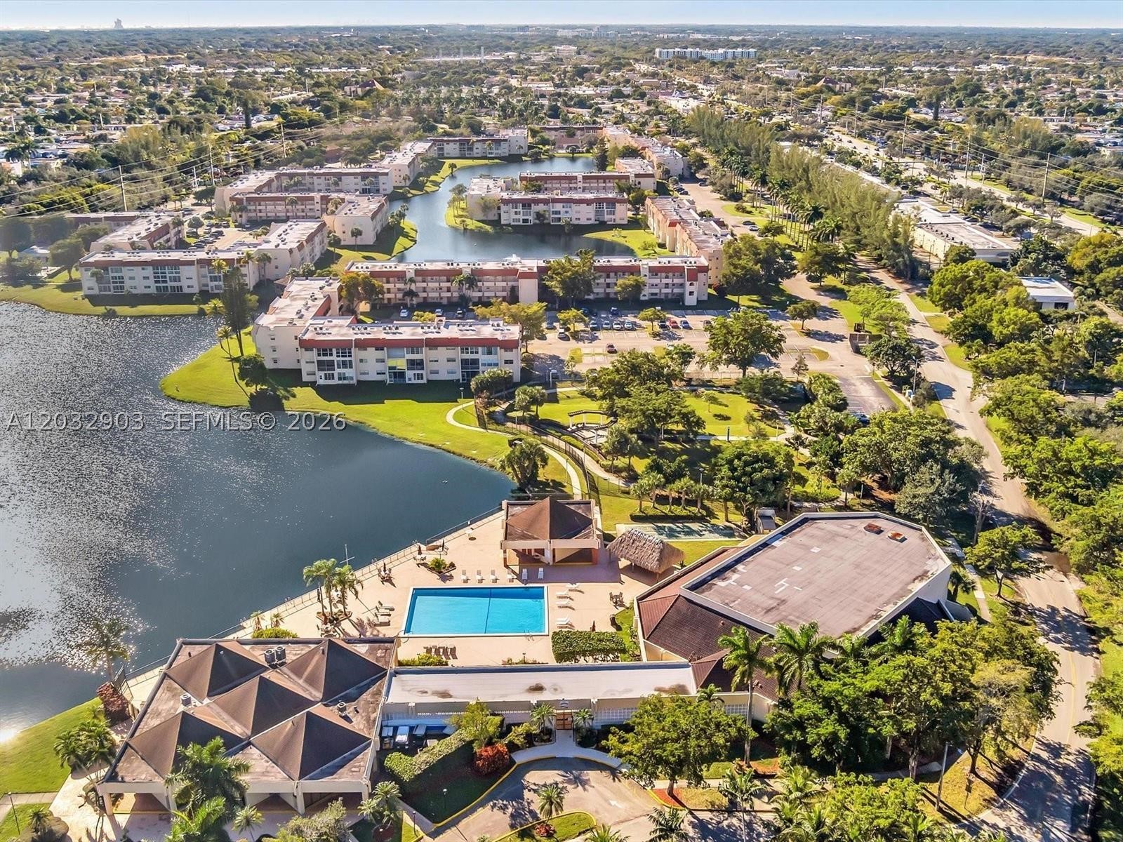 9041 Sunrise Lakes Blvd 106 — photo