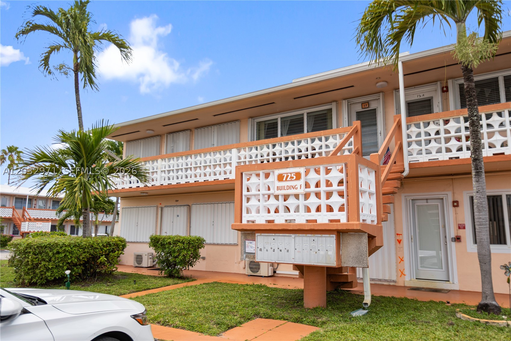 725 SW 11th Ave 12 — photo