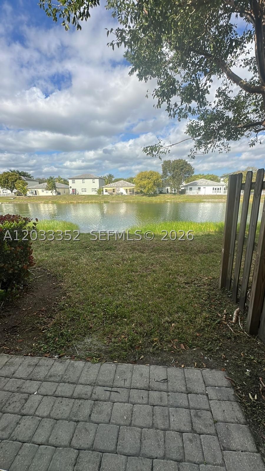 2819 SE 1st Dr 9 — photo