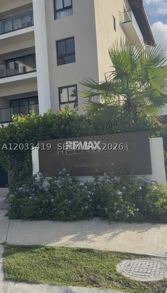 1 1 1 — photo