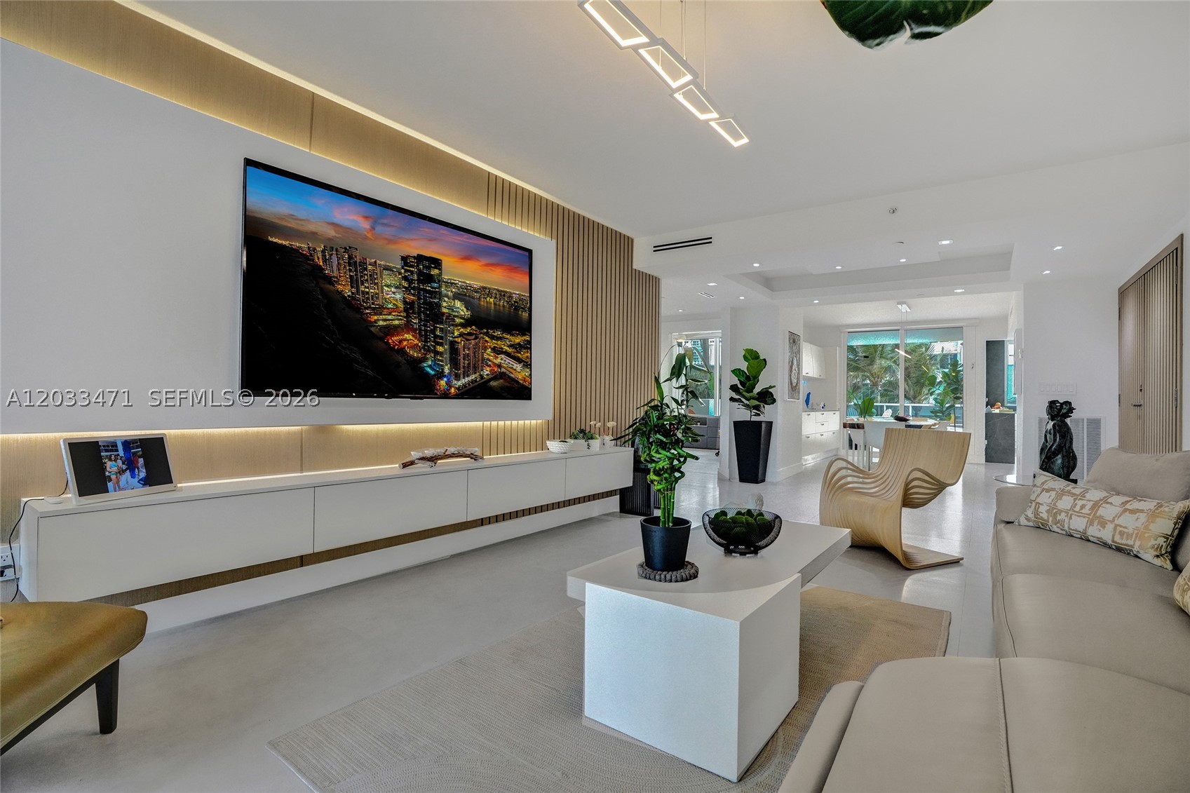 19111 Collins Ave 102 — photo