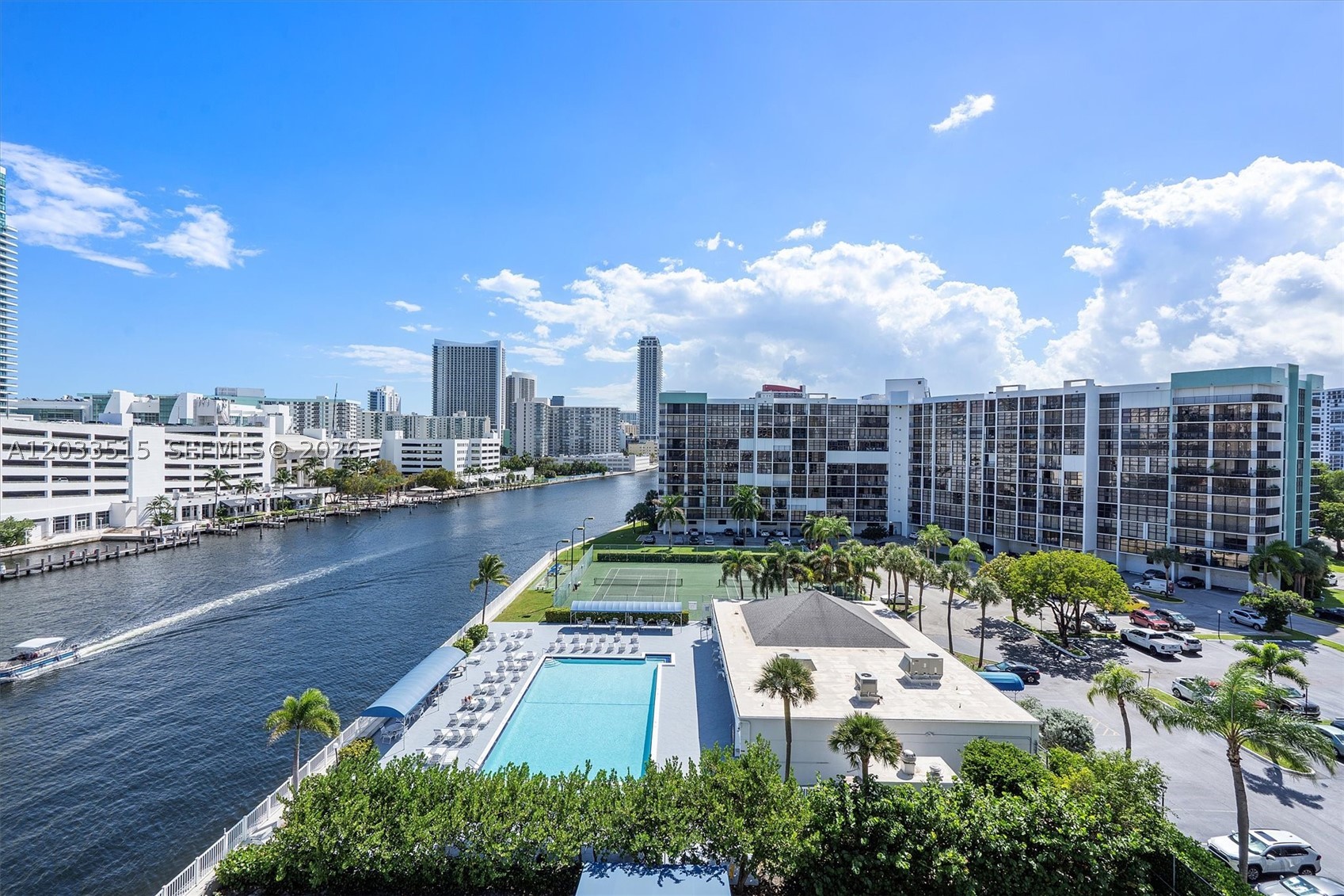 600 Parkview Dr 815 — photo