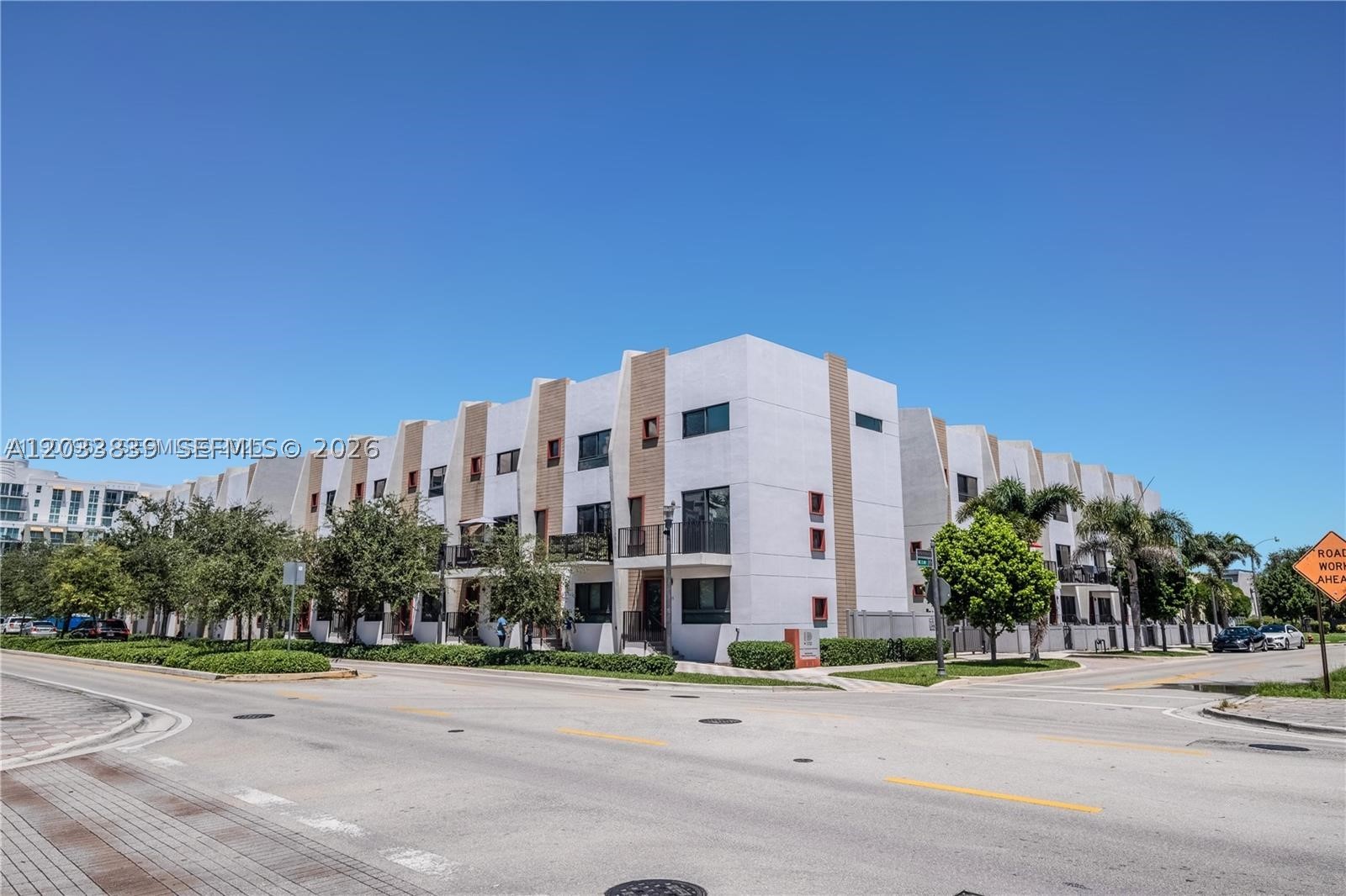 113 NE 6 4621 — photo