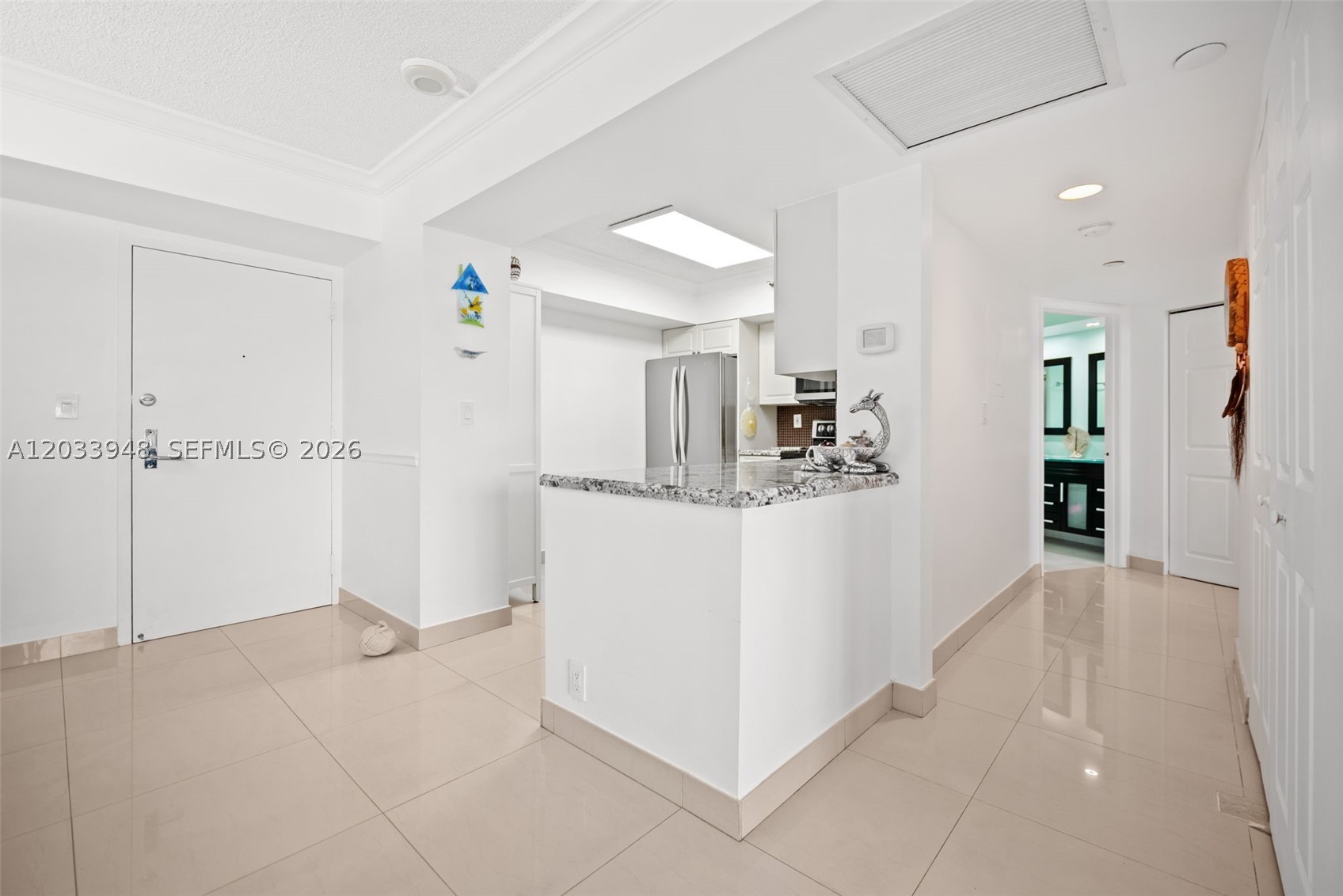 19101 NE 36th Ct 504 — photo