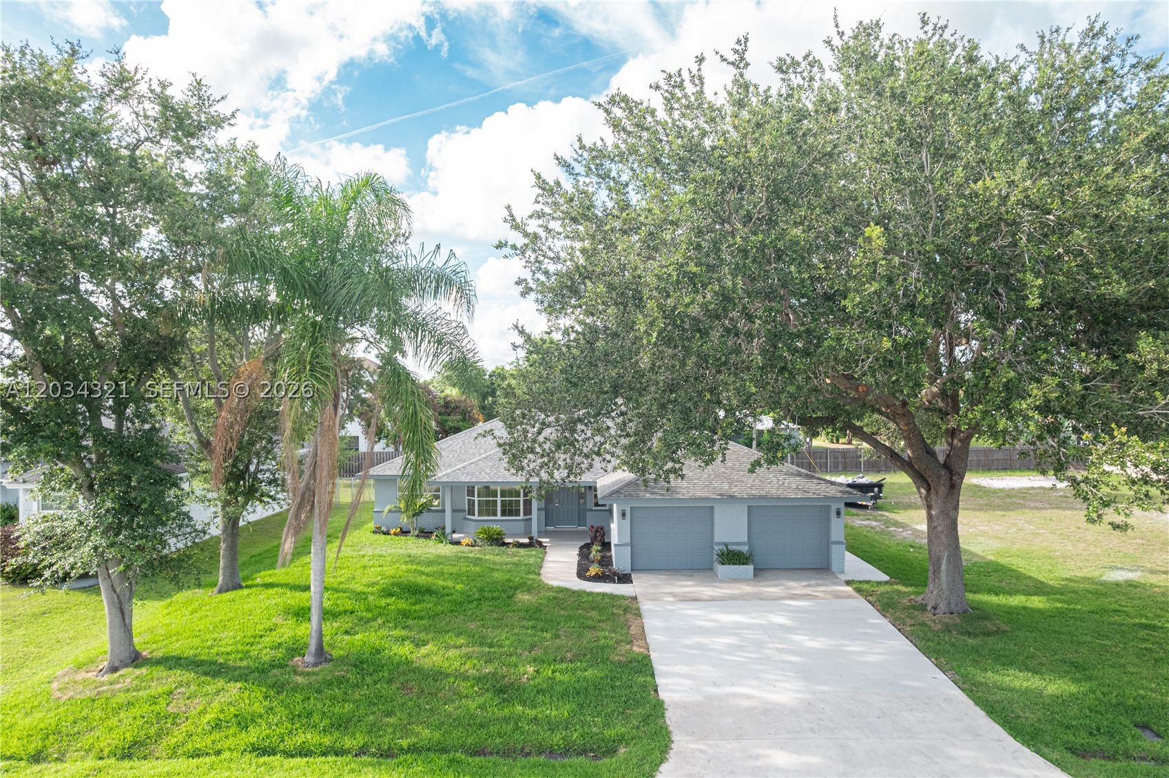 401 SW Ridgecrest Dr — photo