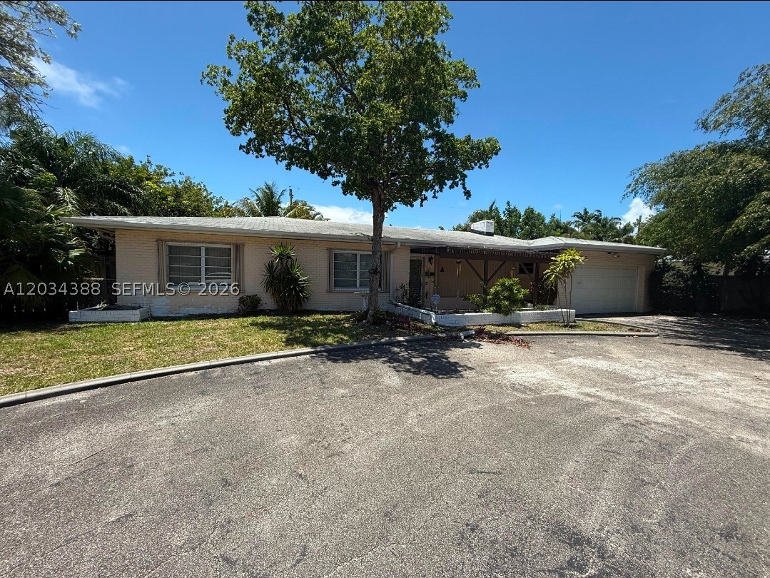 2441 Bayview Dr — photo
