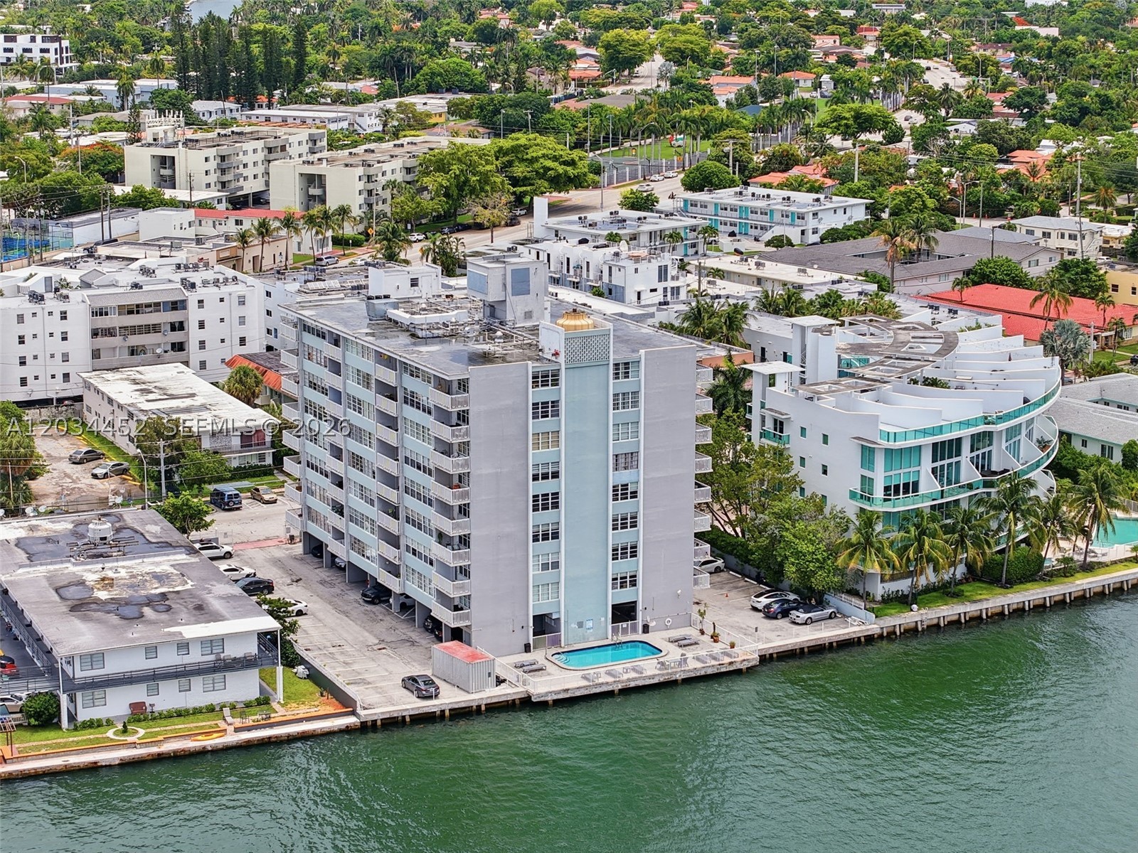 2016 Bay Dr 504 — photo