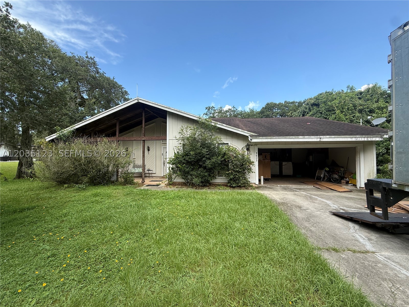 3603 W Wilderness Dr W — photo