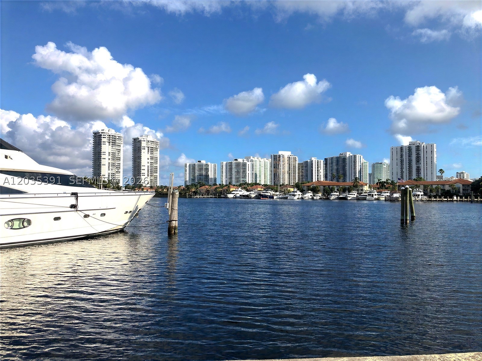 3610 Yacht Club Dr 312 — photo