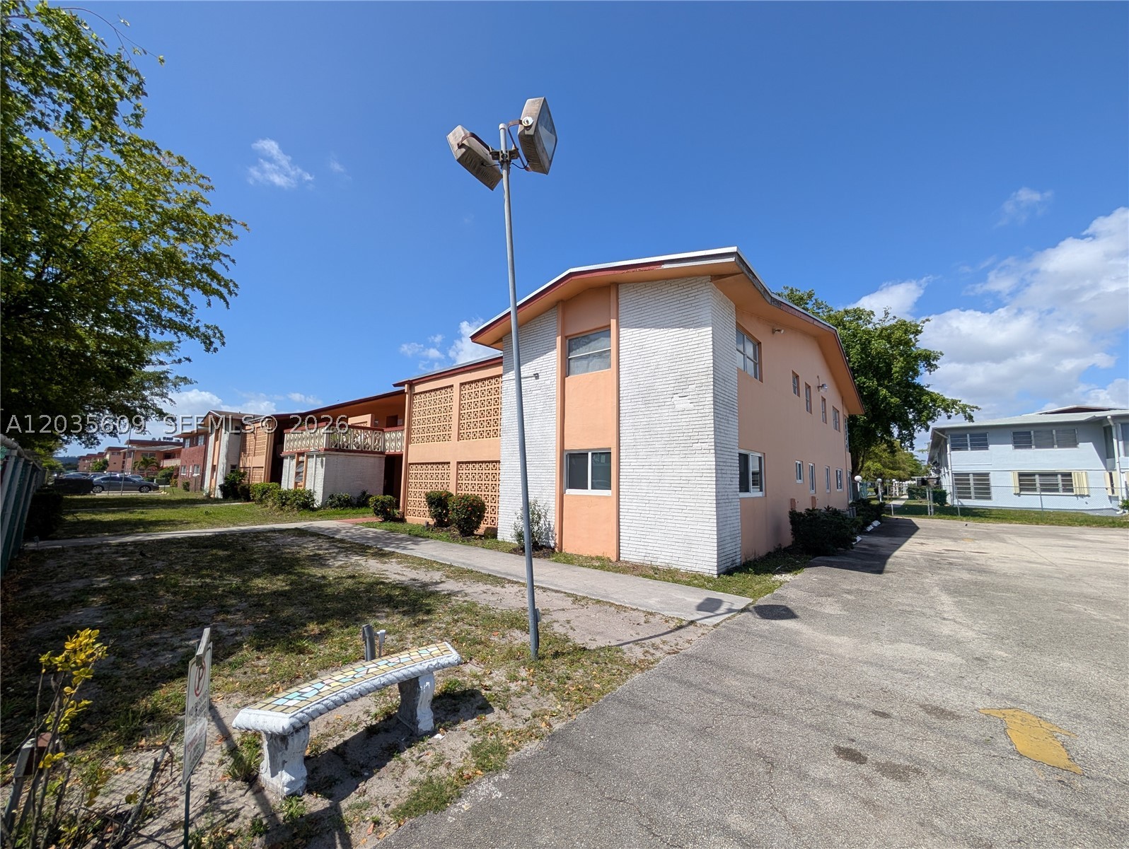 19080 NE 3rd Ct 311 — photo