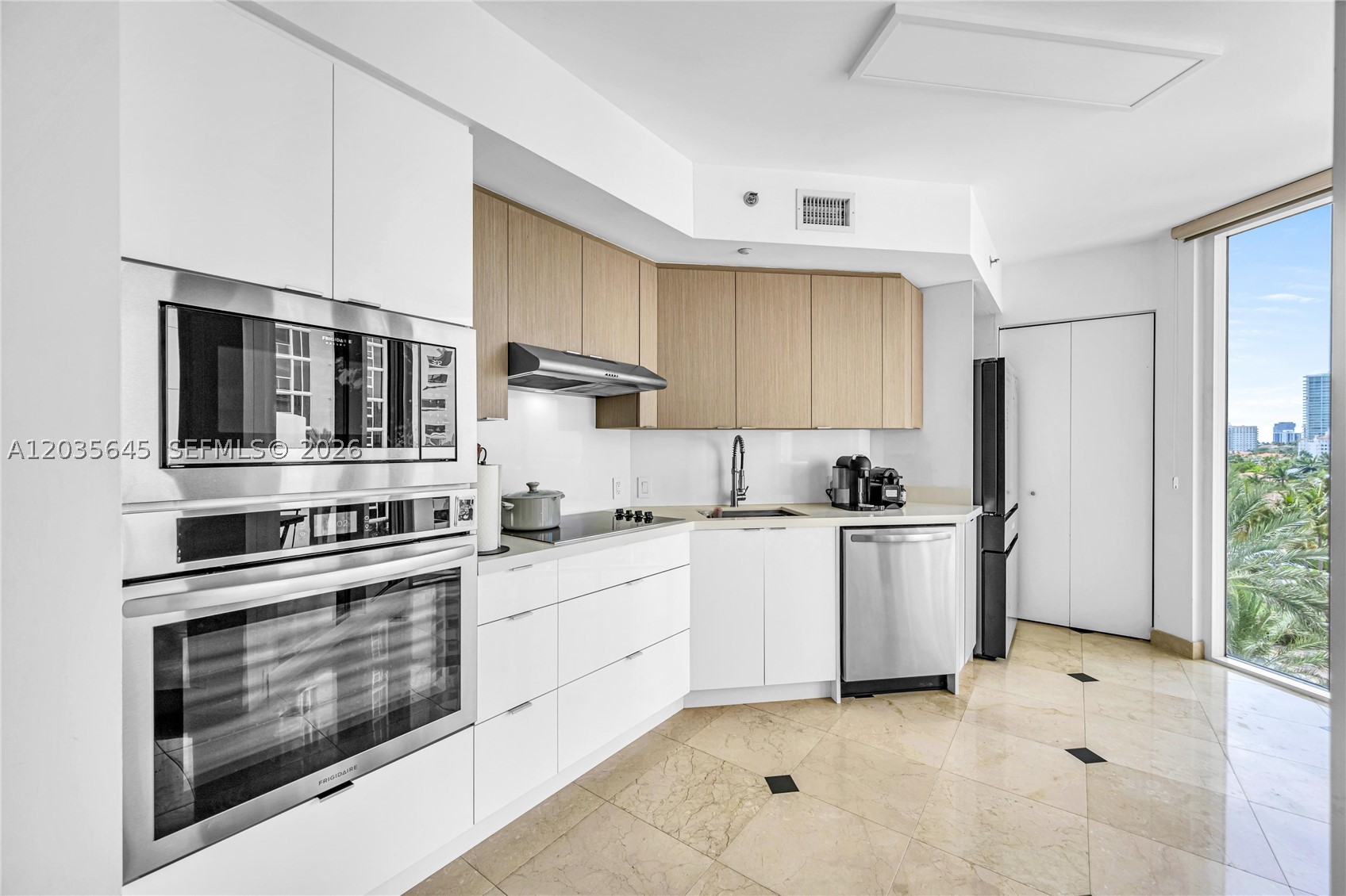 19333 Collins Ave 709 — photo
