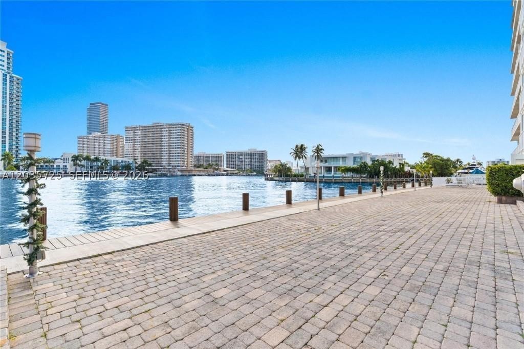 121 Golden Isles Dr 904 — photo