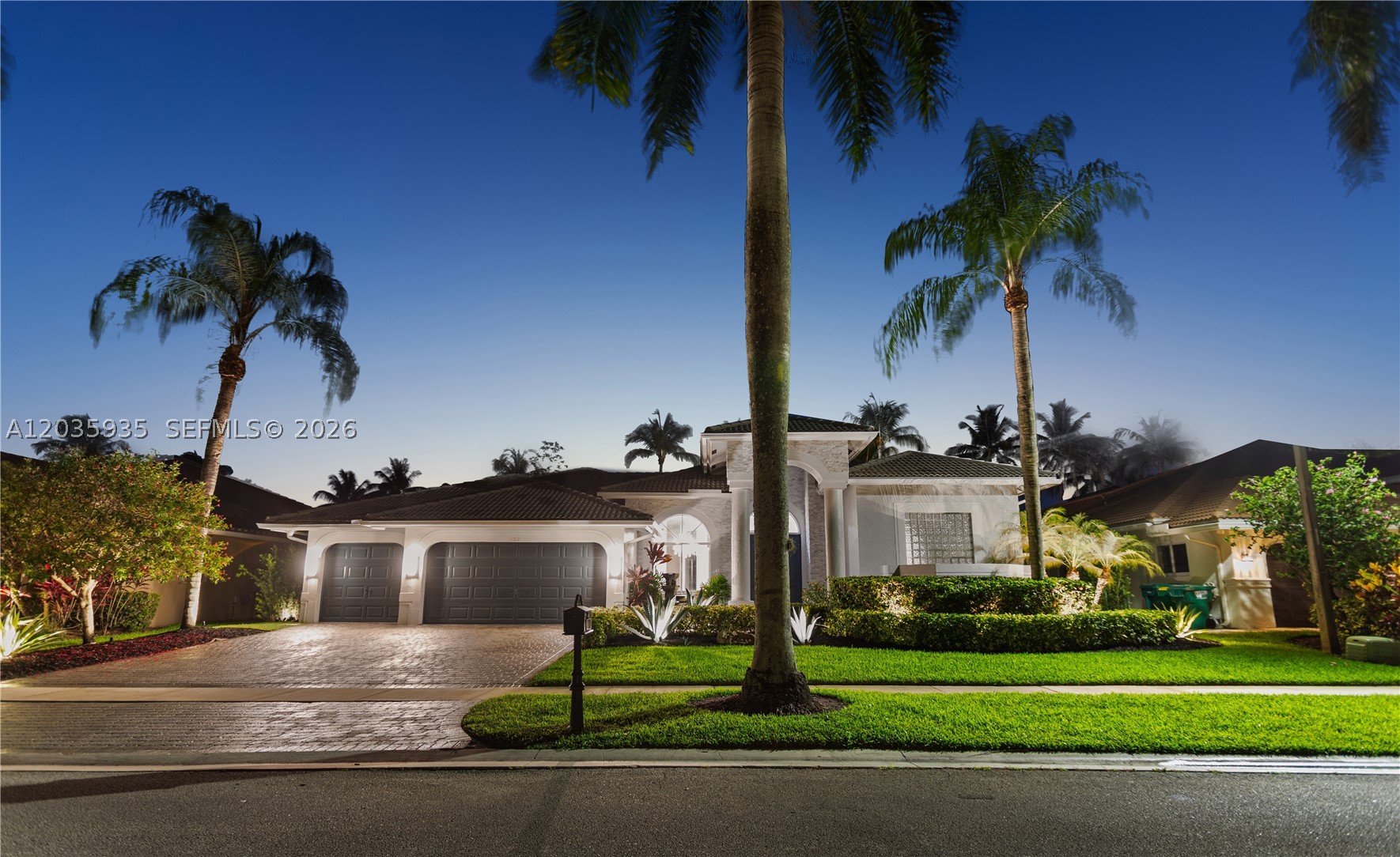 11021 Redhawk St — photo