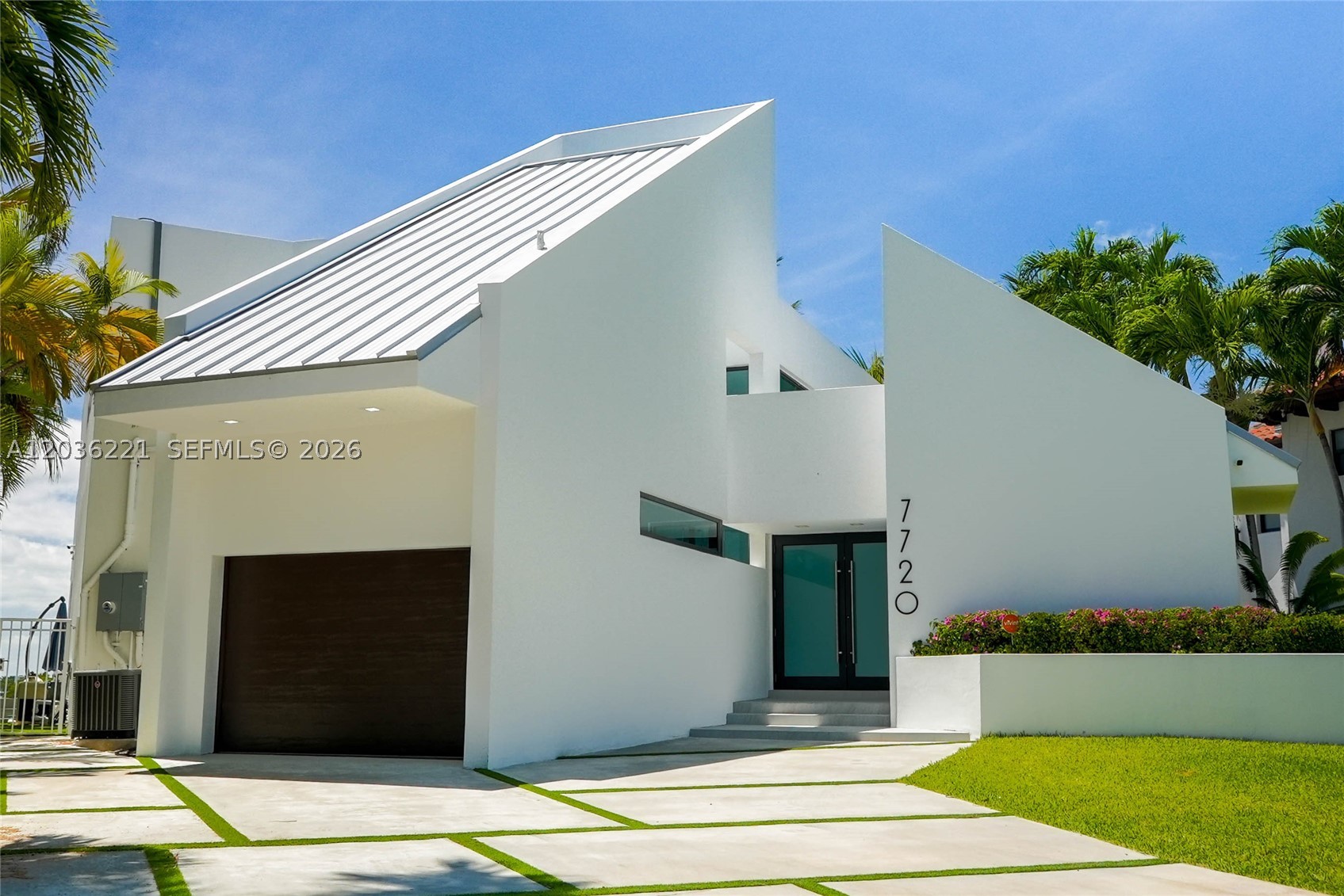 7720 Miami View Dr — photo