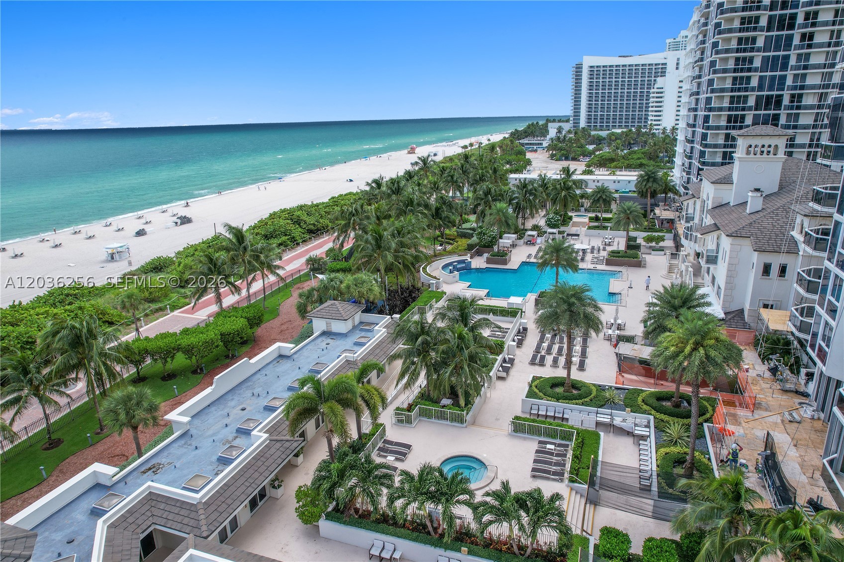 4779 Collins Ave 506 — photo