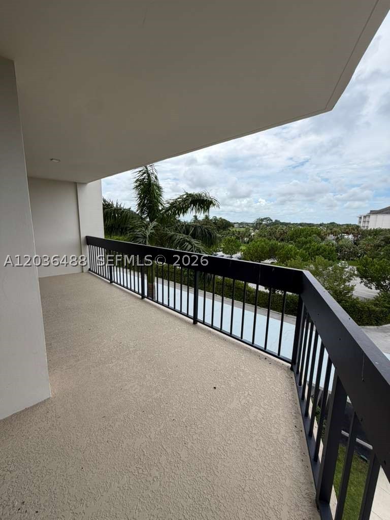 2400 Presidential Way 403 — photo