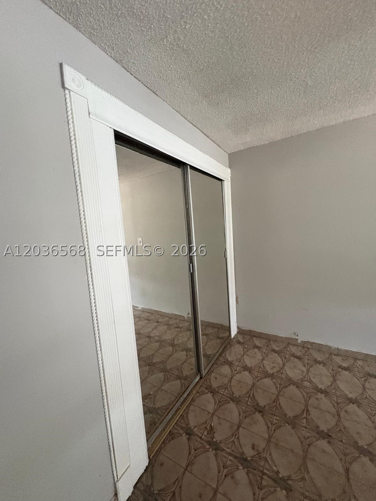 610 NE 4th Pl 1 — photo