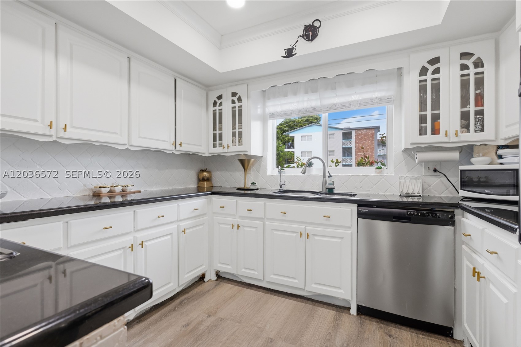 1040 Crystal Lake Dr 3 — photo