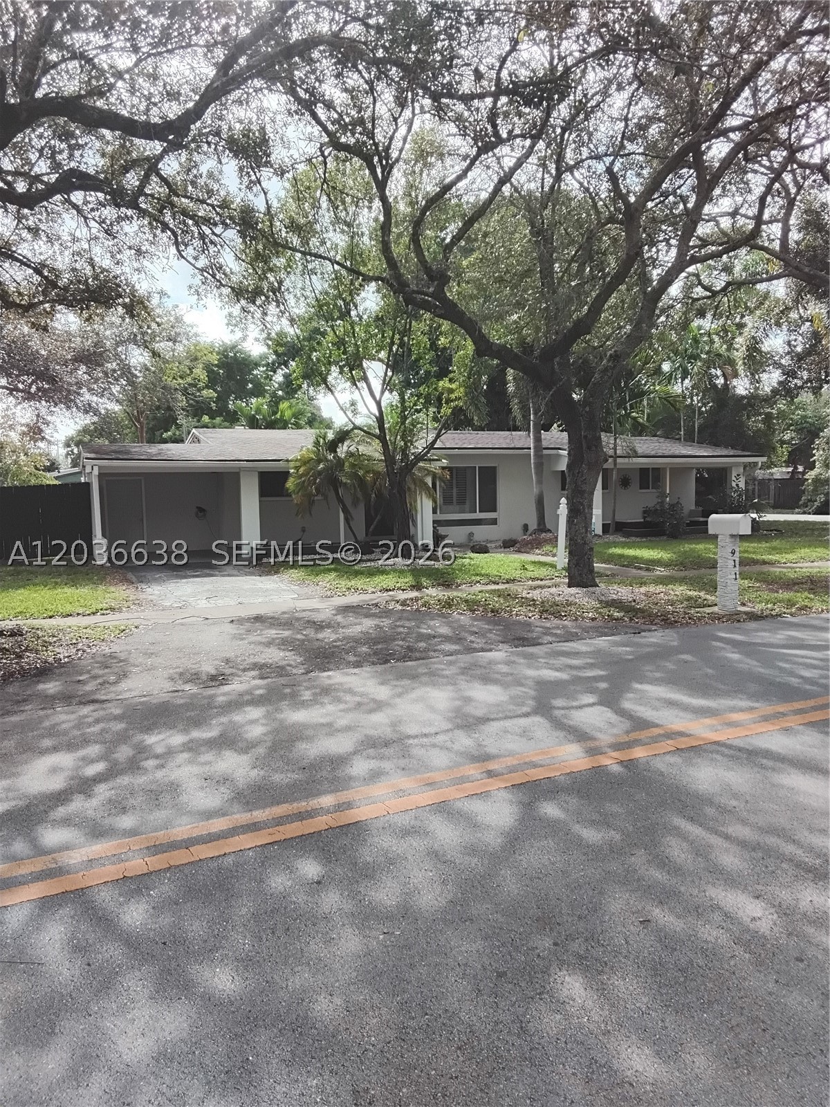 911 W Country Club Cir — photo