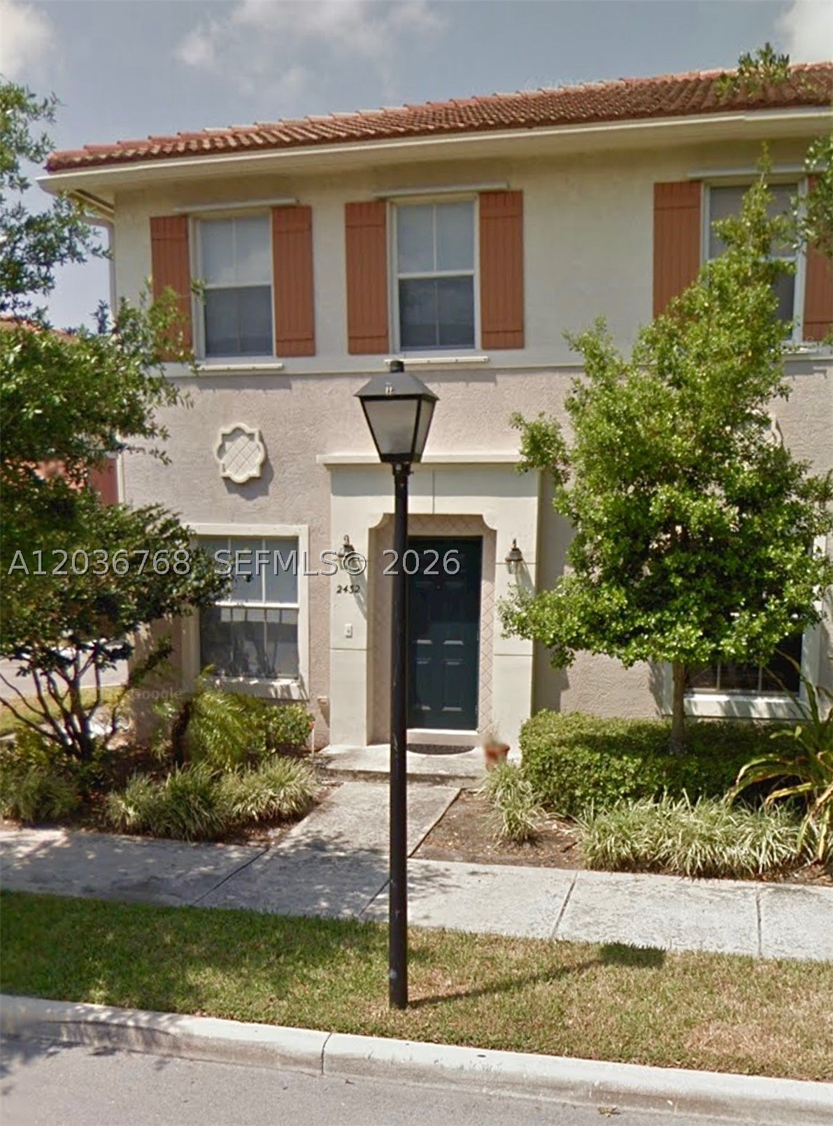 2432 SW 99th Way — photo