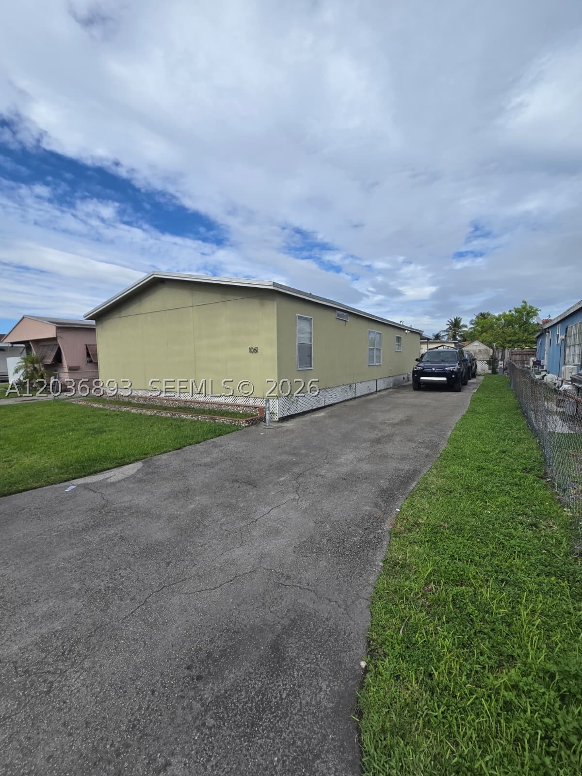 1061 SW 131 Pl — photo