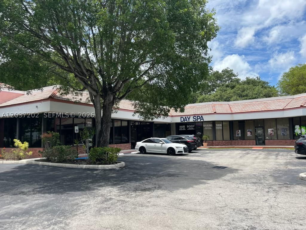 2745 W Hillsboro Blvd 1 — photo