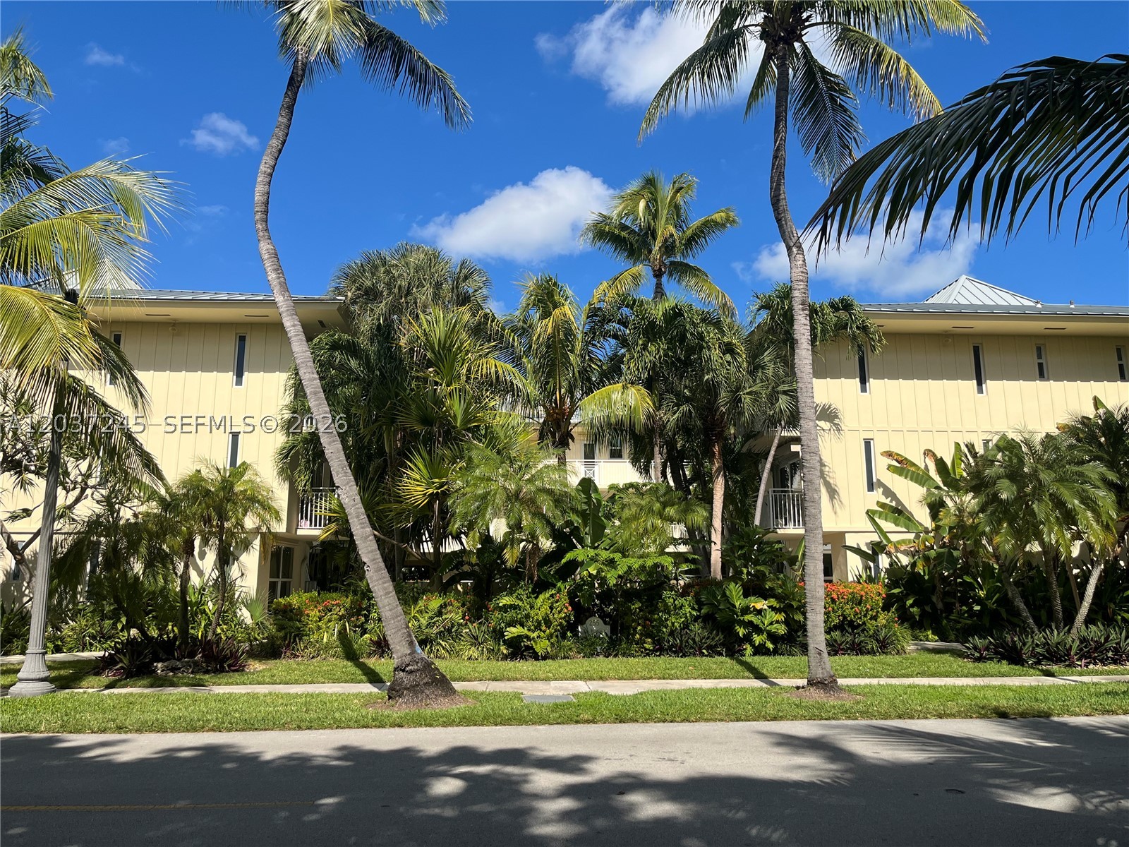 255 Sunrise Dr 103 — photo