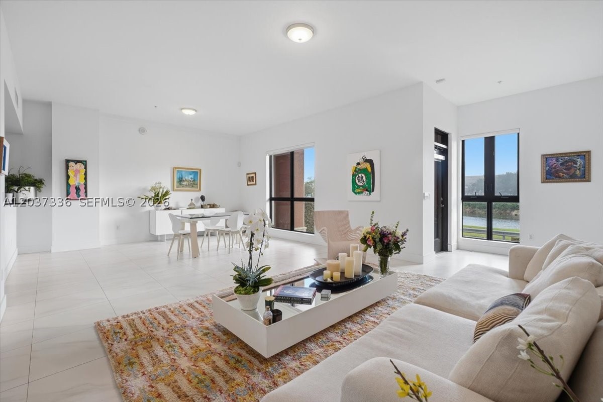 8390 SW 72 106 — photo