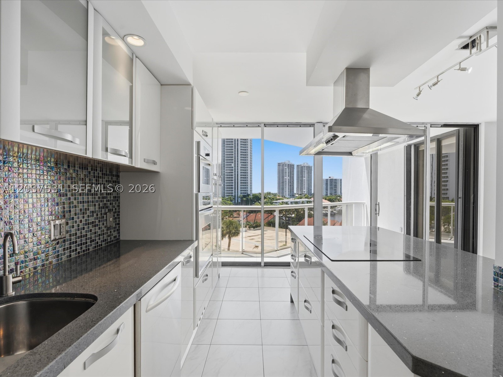 3610 Yacht Club Dr 702 — photo