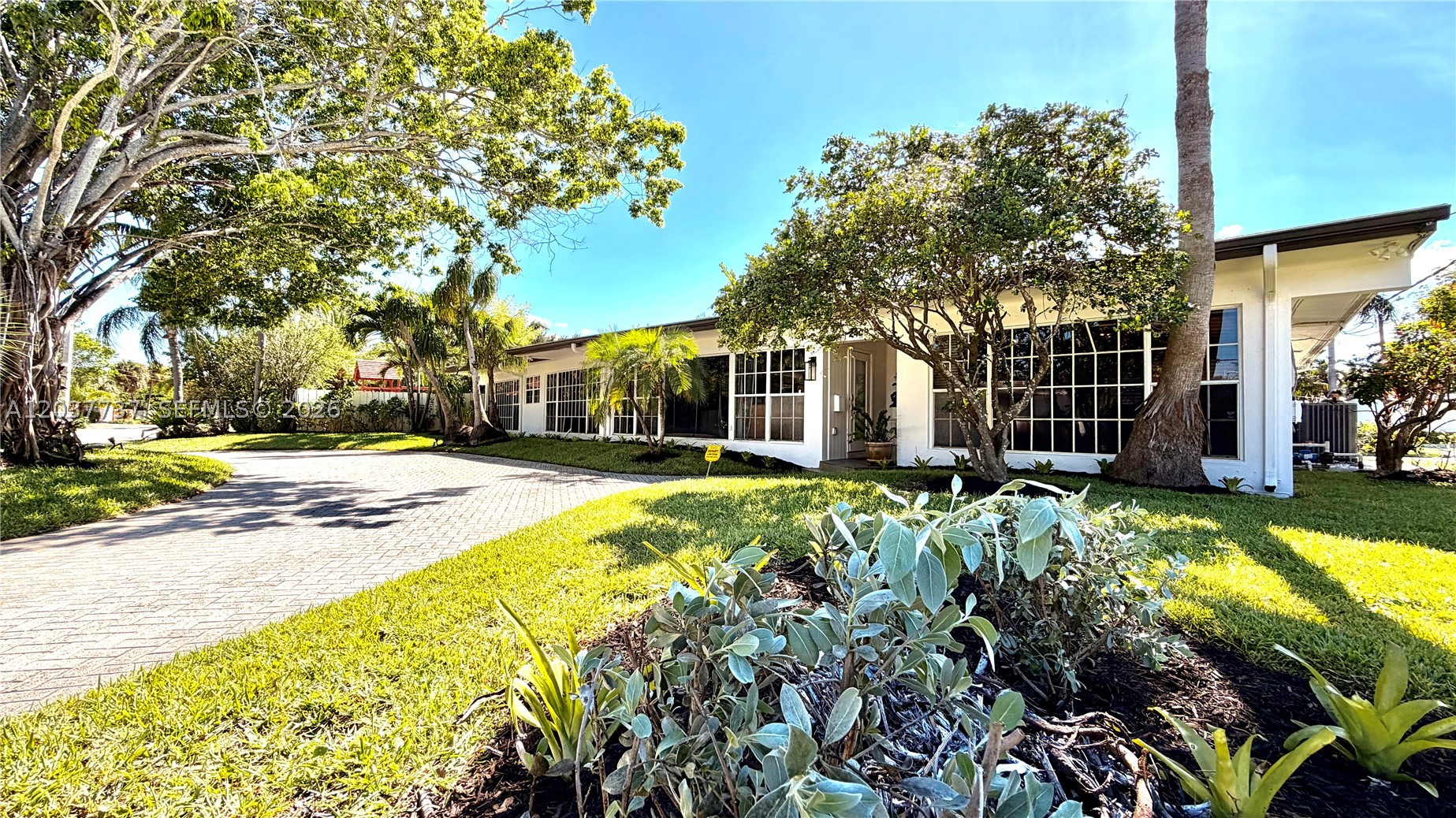 2409 Bayview Dr — photo