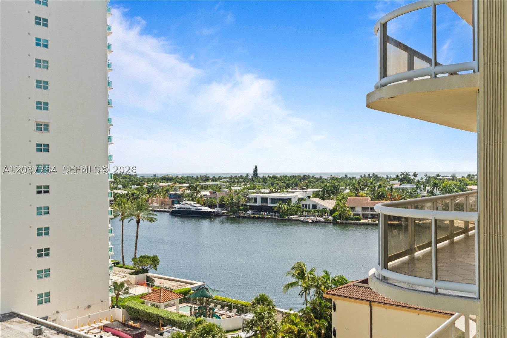 20191 E Country Club Dr 803 — photo