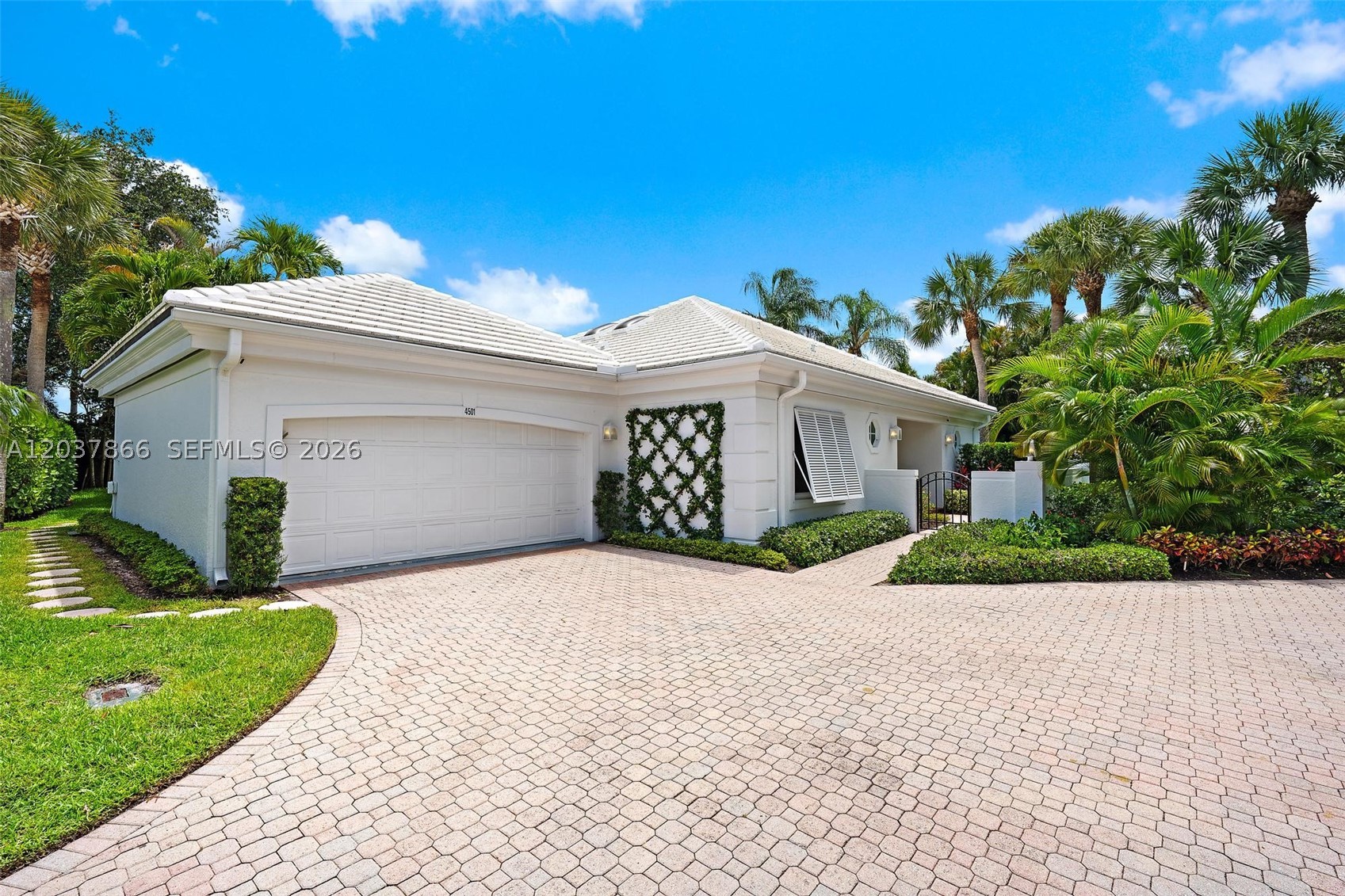 4501 Captains Way — photo