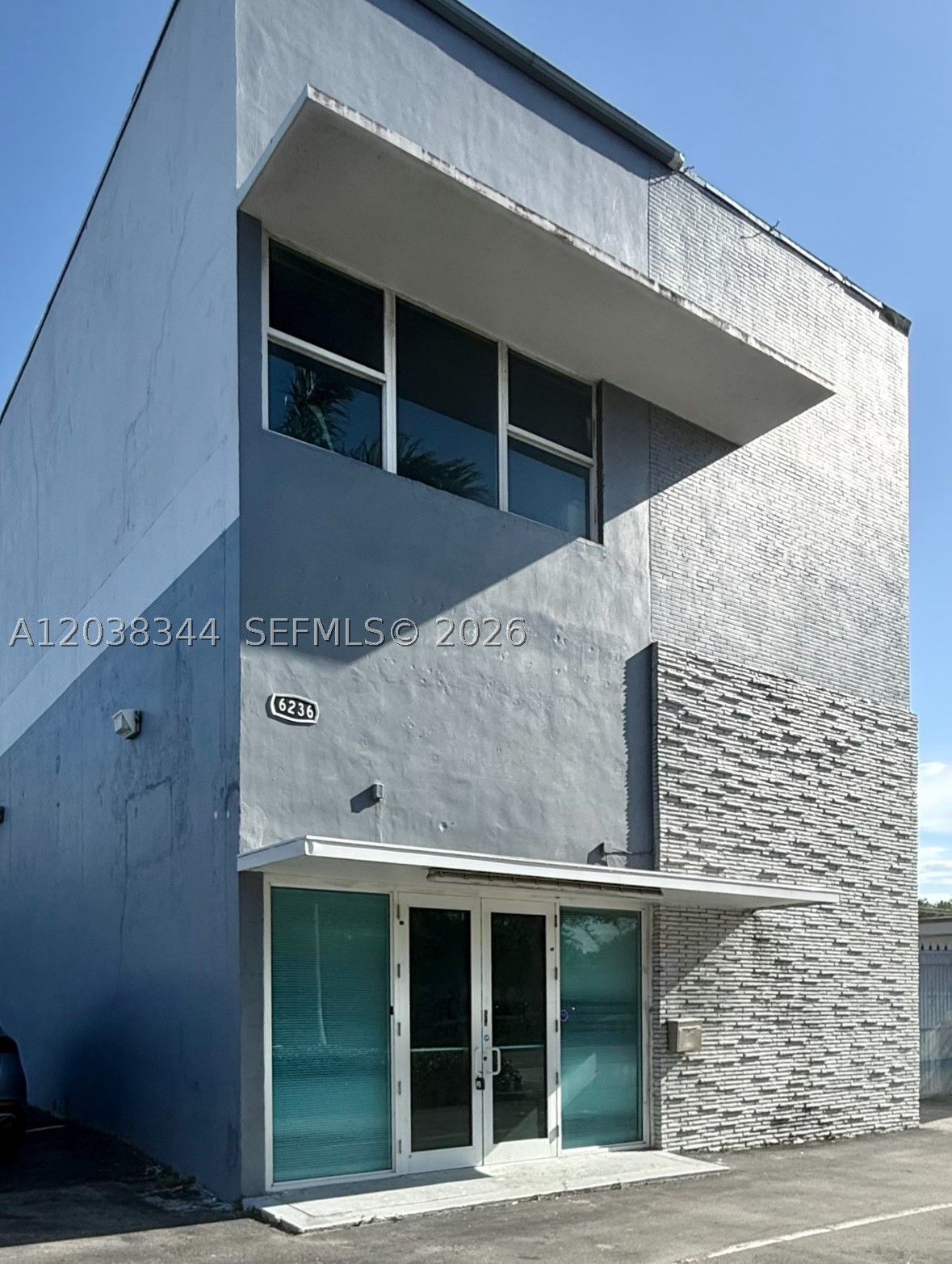 6236 Miramar Pkwy — photo