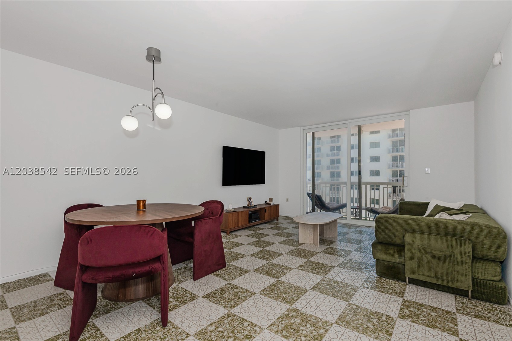 401 Ocean Dr 810 — photo