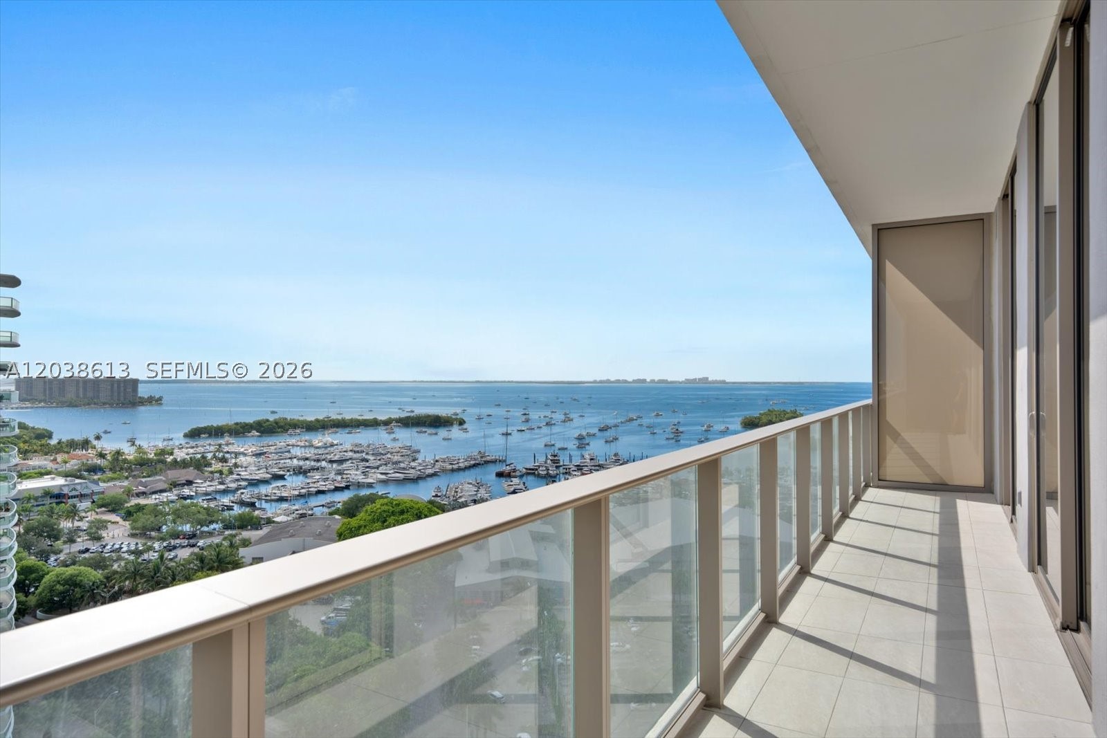 2655 S Bayshore Dr 1606 — photo