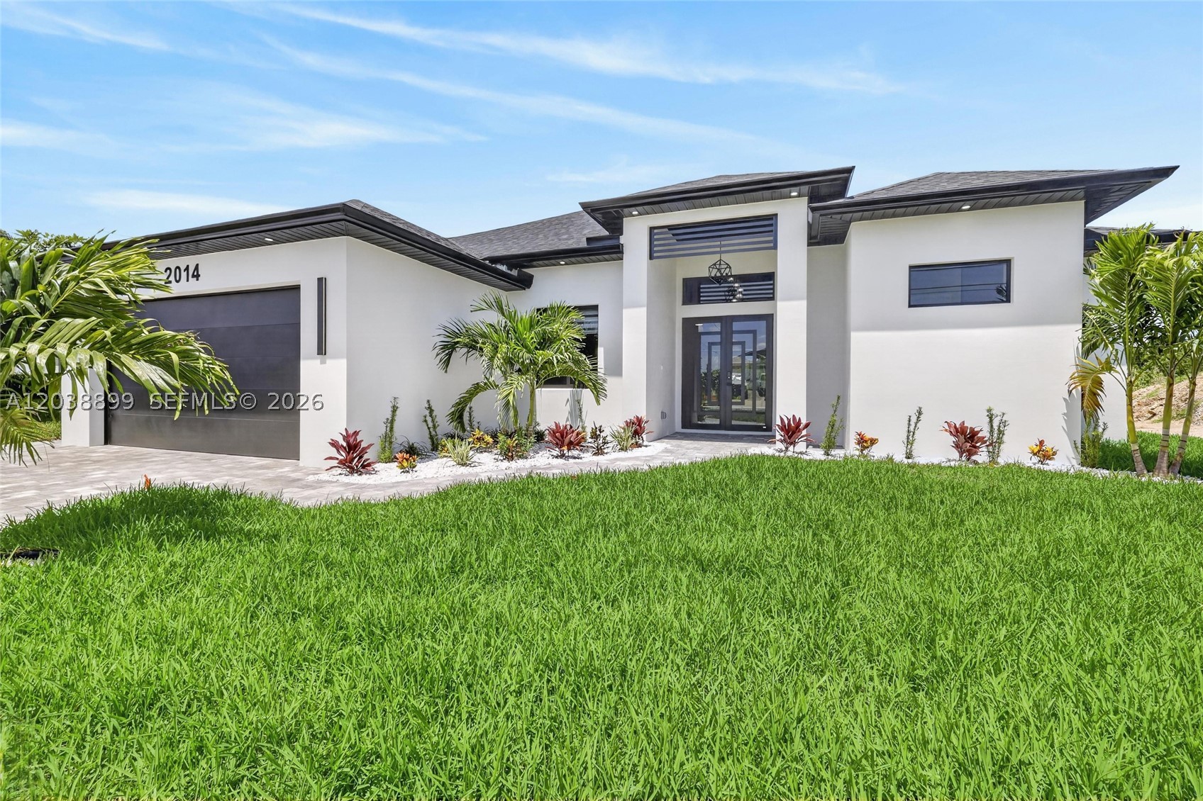 2014 SW 8th Pl — photo