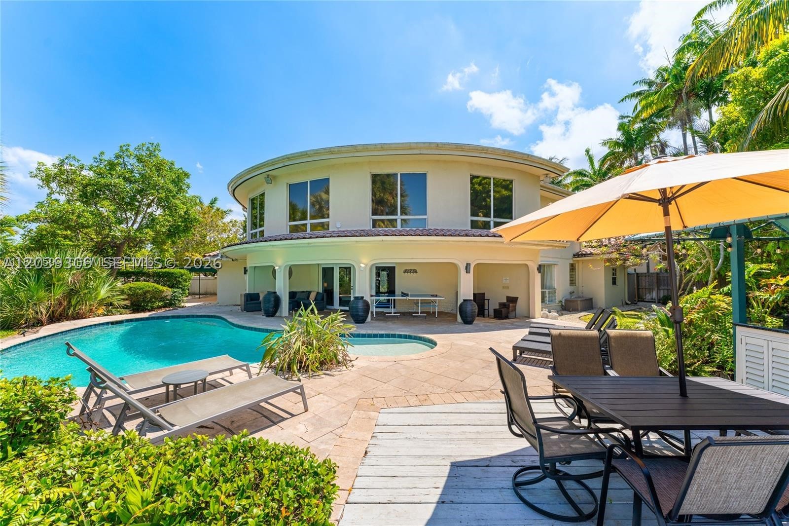 1809 Coral Gardens Dr — photo